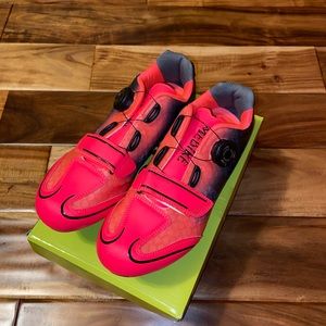 Mebike Cycling Spin Shoes- Delta cleats INCLUDED. Size 7.5.